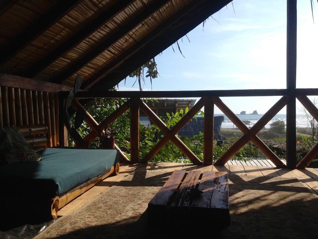 Hostal Los Orishas Ayampe Exterior photo